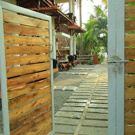 Woodhouse Beach Resort Varkala Eksteriør bilde